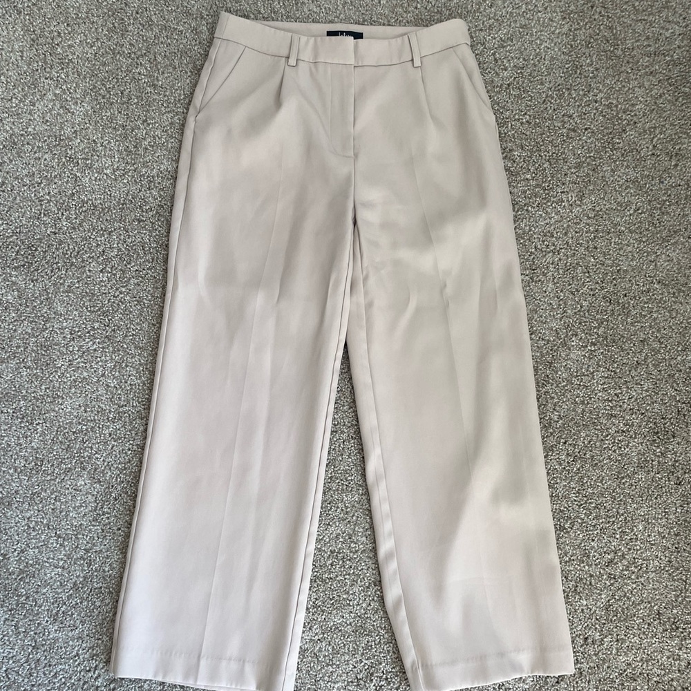 Beige Wide Leg Women’s Trousers. Medium, Fits Like Large.